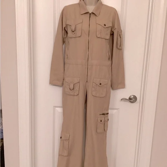 Refuge Kaki Jumpsuit SZM - Picture 2 of 12